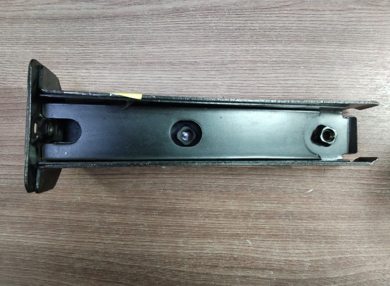 Кронштейн усилителя бампера переднего (металл) (правый) Chery для CHERY FORA (A21, A5) OEM A212803704 — фото 2