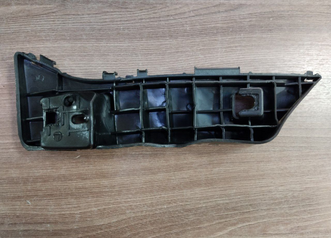 Кронштейн бампера переднего правый Geely для GEELY Emgrand EC7 (Gen1) (FE-1, FE-2) OEM 1068001656 — фото 2