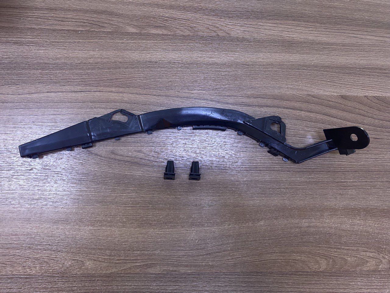 Кронштейн бампера заднего (левый) Geely (Original) для GEELY MK (Gen1) OEM 1018004864