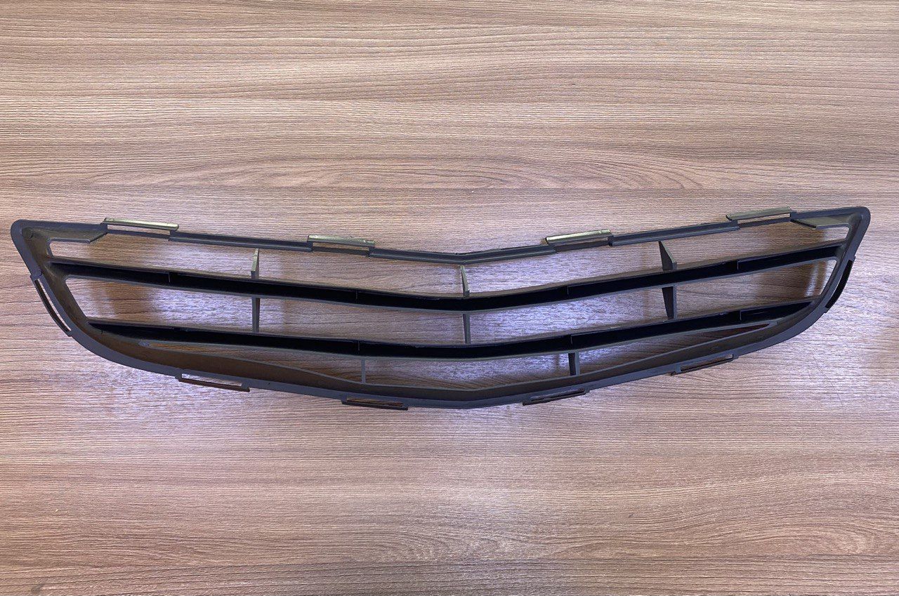 Решетка бампера переднего (центральная) Geely для GEELY MK (Gen1) OEM 1018002986 — фото 2