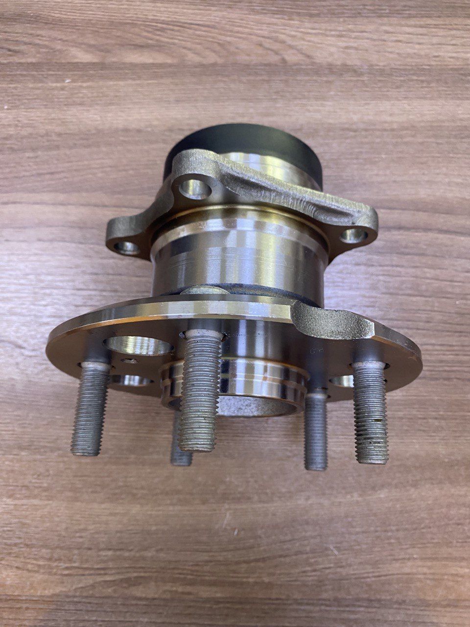 Ступица задняя без датчика (подшипник со ступицей) c ABS 4X2 NEW TYPE (ECU """"AC"""") (1-й сорт)
