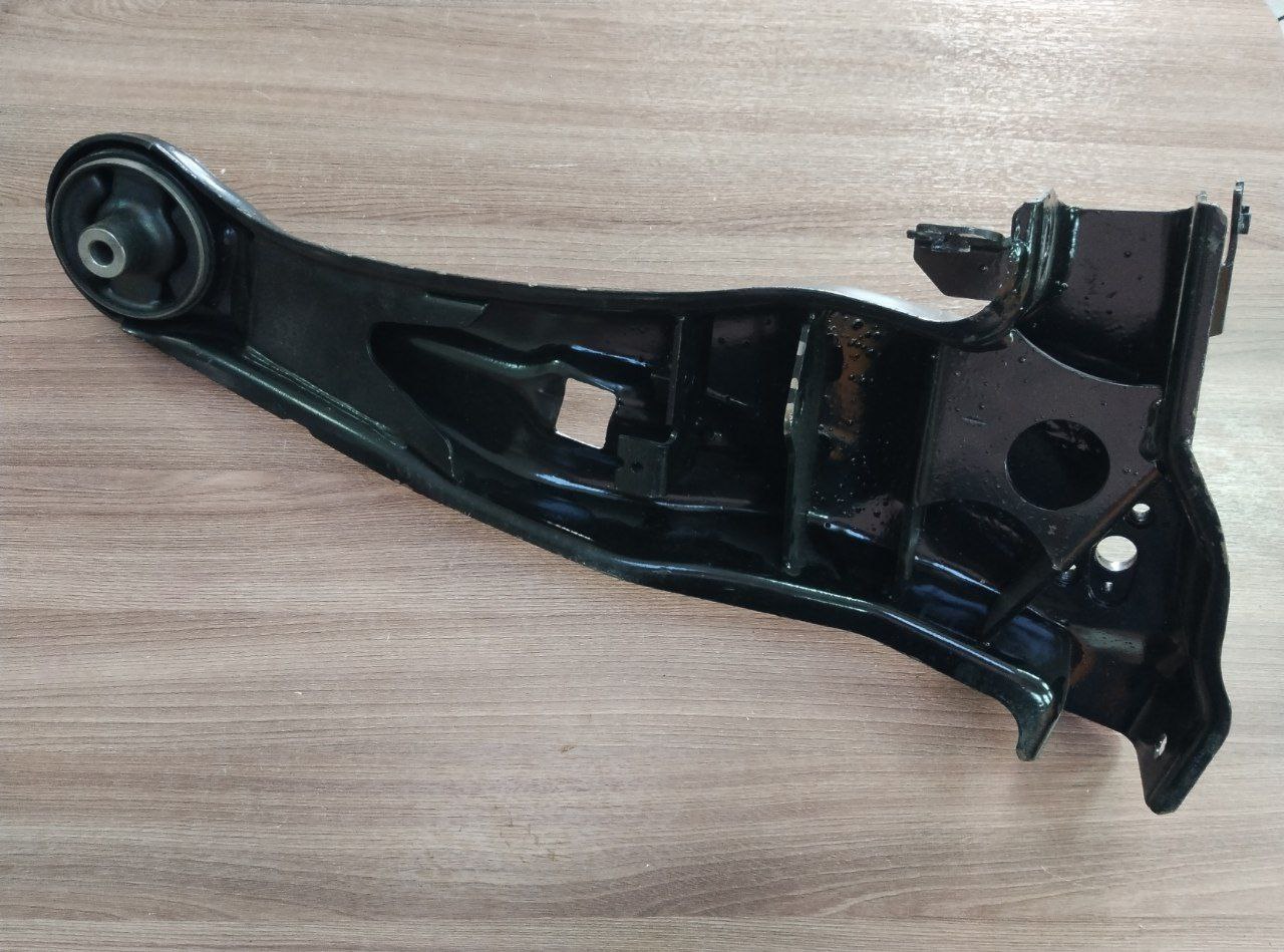 Рычаг подвески задней продольный (правый) (с цапфой) Chery (Original) для HAFEI PRINCIP OEM AD29110006