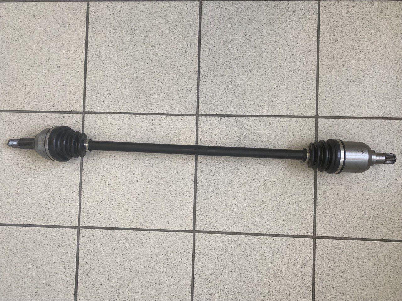 Привод (в сборе) (правый) (дв. 1.5) Chery для CHERY FORA FL-C (E5) OEM A212203020GA