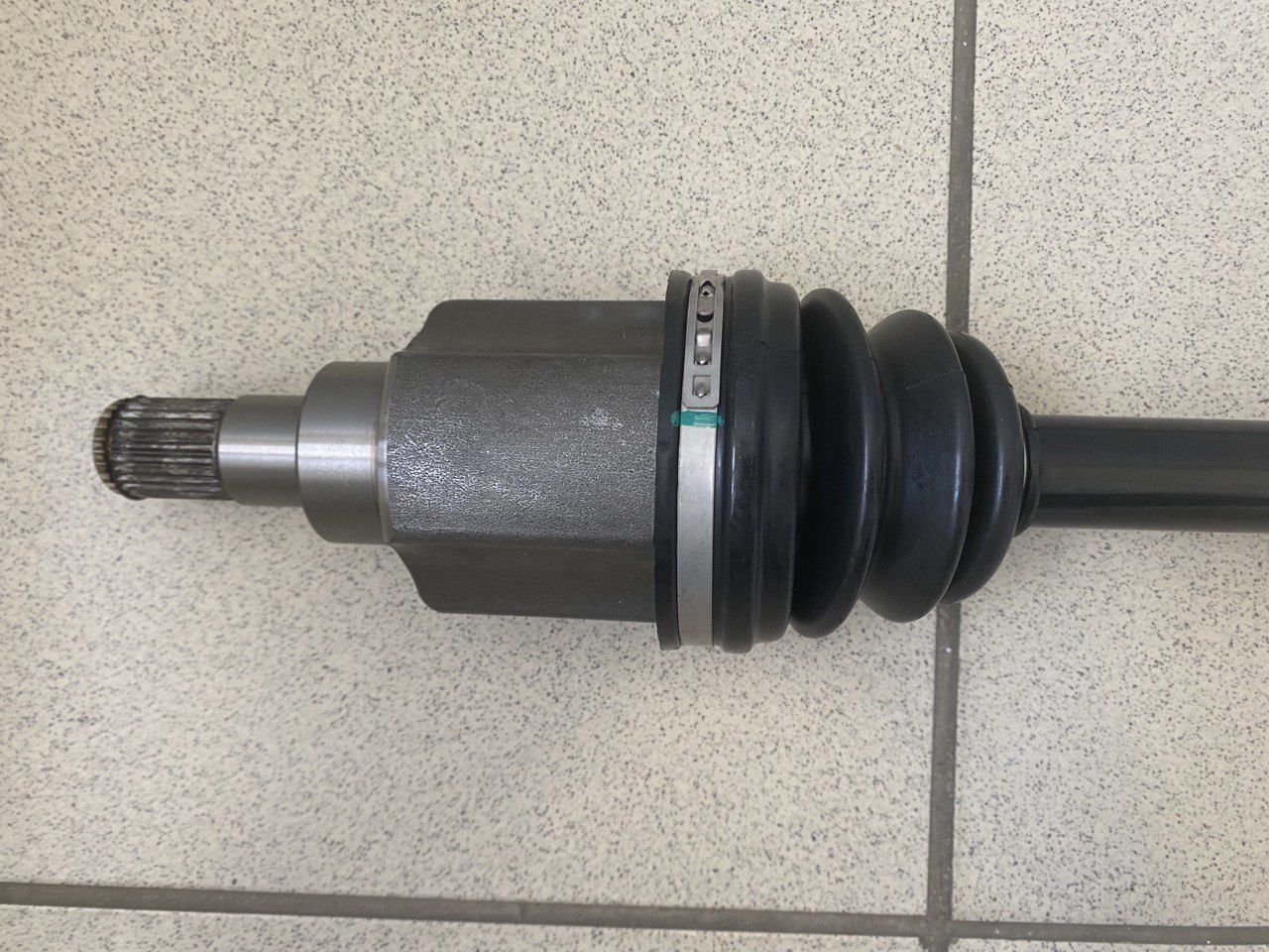 Привод (в сборе) (левый) Geely для GEELY MK Cross OEM 1014001885 — фото 2