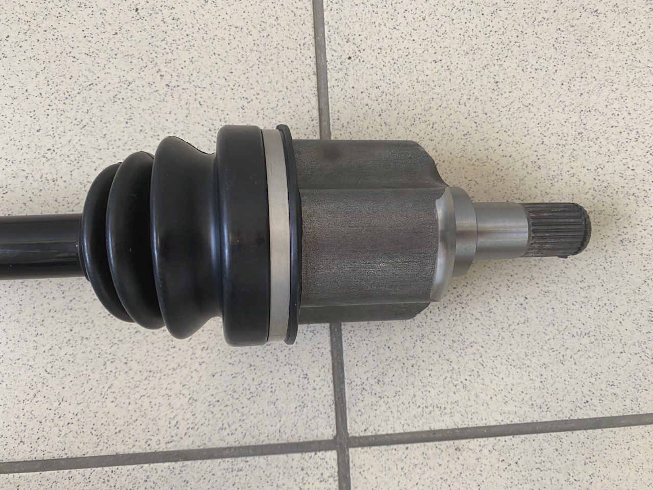 Привод (в сборе) (левый) (дв. 2.0) Chery для CHERY FORA (A21, A5) OEM A212203010CA — фото 3