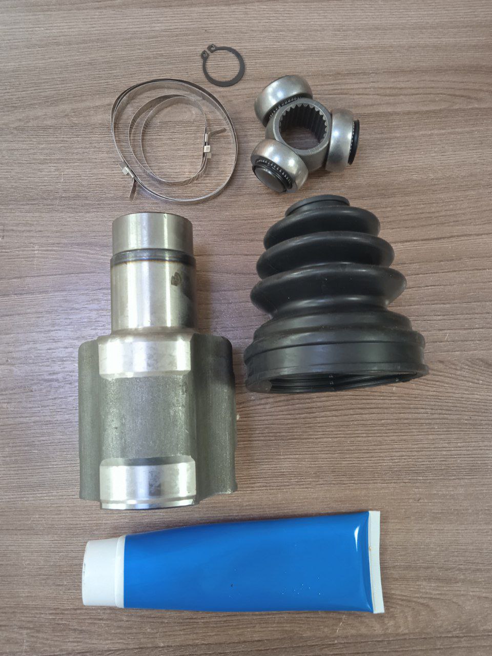 ШРУС внутренний (правый) (2.0, 4G63 / 2.4, 4G64) + (МКПП) (2WD) (2-ой сорт)