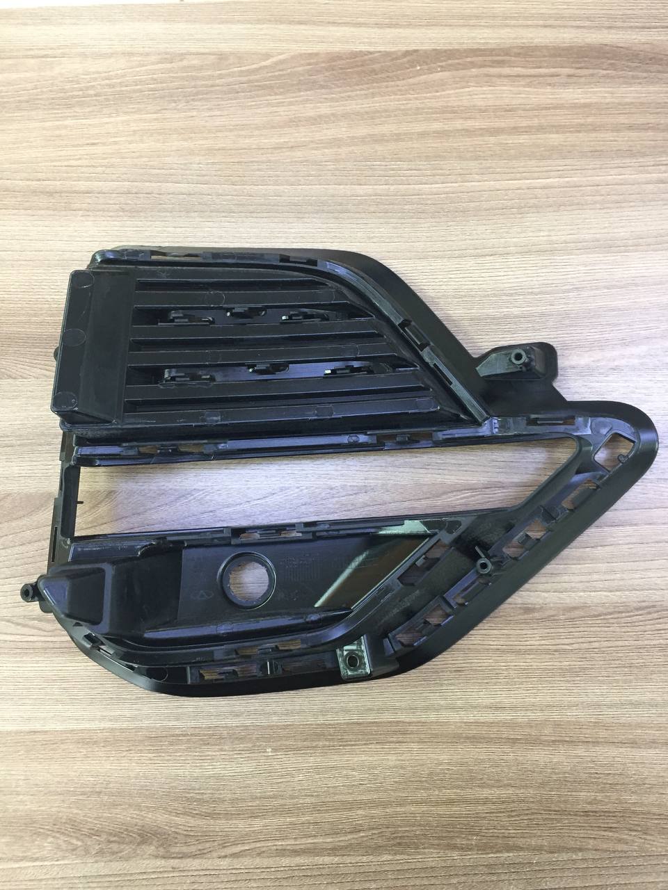 Решетка (накладка) ПТФ (в сборе) (левая) Chery (Original) для CHERY TIGGO 8 PRO (Gen1) OEM 602001611AA — фото 2