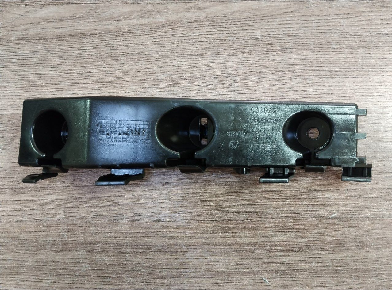 Кронштейн бампера переднего (левый) Geely (Original) для GEELY Atlas (Gen1) OEM 6010008300